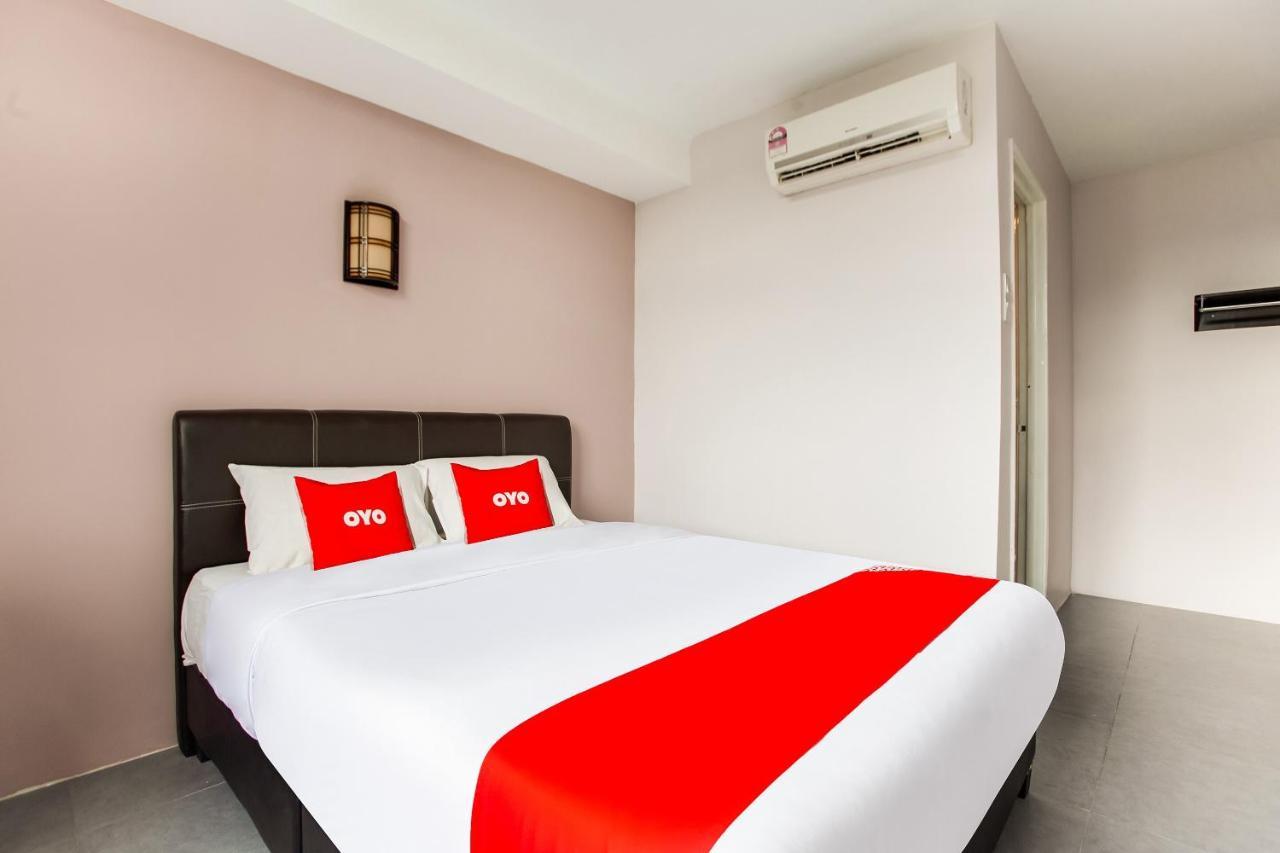 OYO 89631 988 Hotel Johor Bahru Buitenkant foto