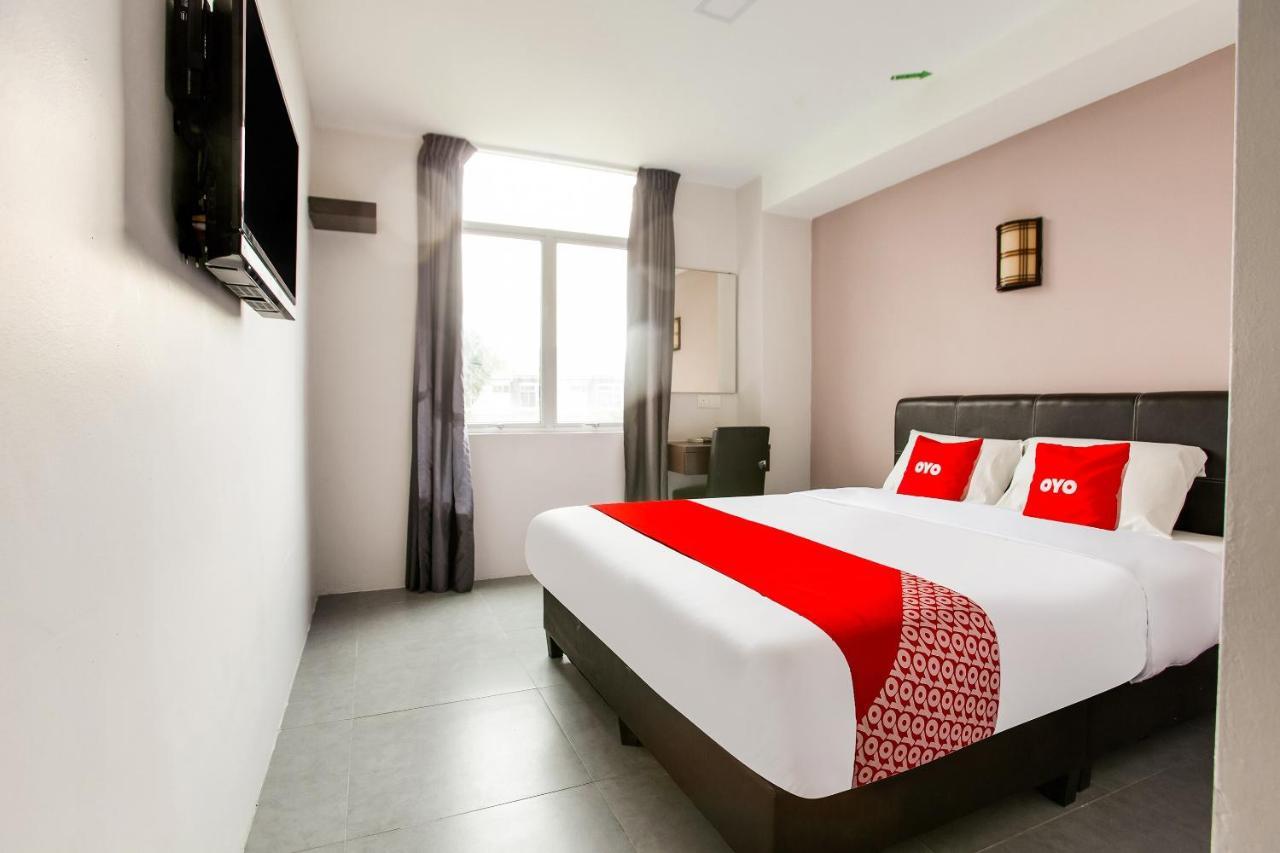 OYO 89631 988 Hotel Johor Bahru Buitenkant foto