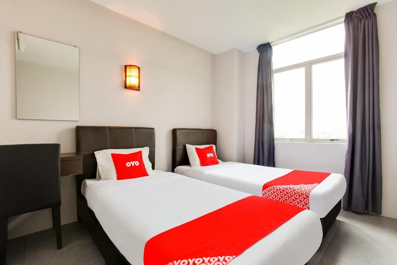 OYO 89631 988 Hotel Johor Bahru Buitenkant foto