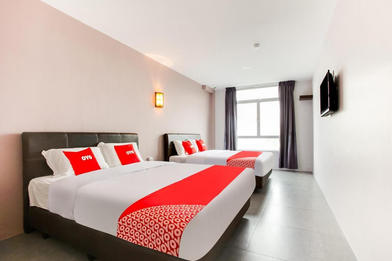 OYO 89631 988 Hotel Johor Bahru Buitenkant foto